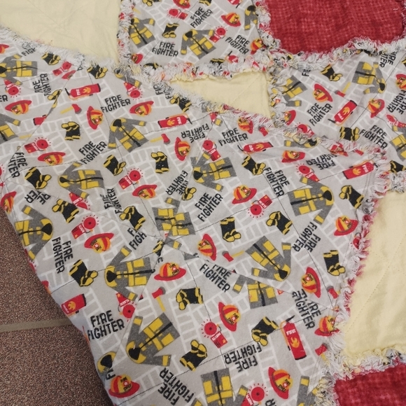Handmade Reversible Quilted Rag Patchwork Blanket Bedding Play Mat Firetrucks - Picture 3 of 8
